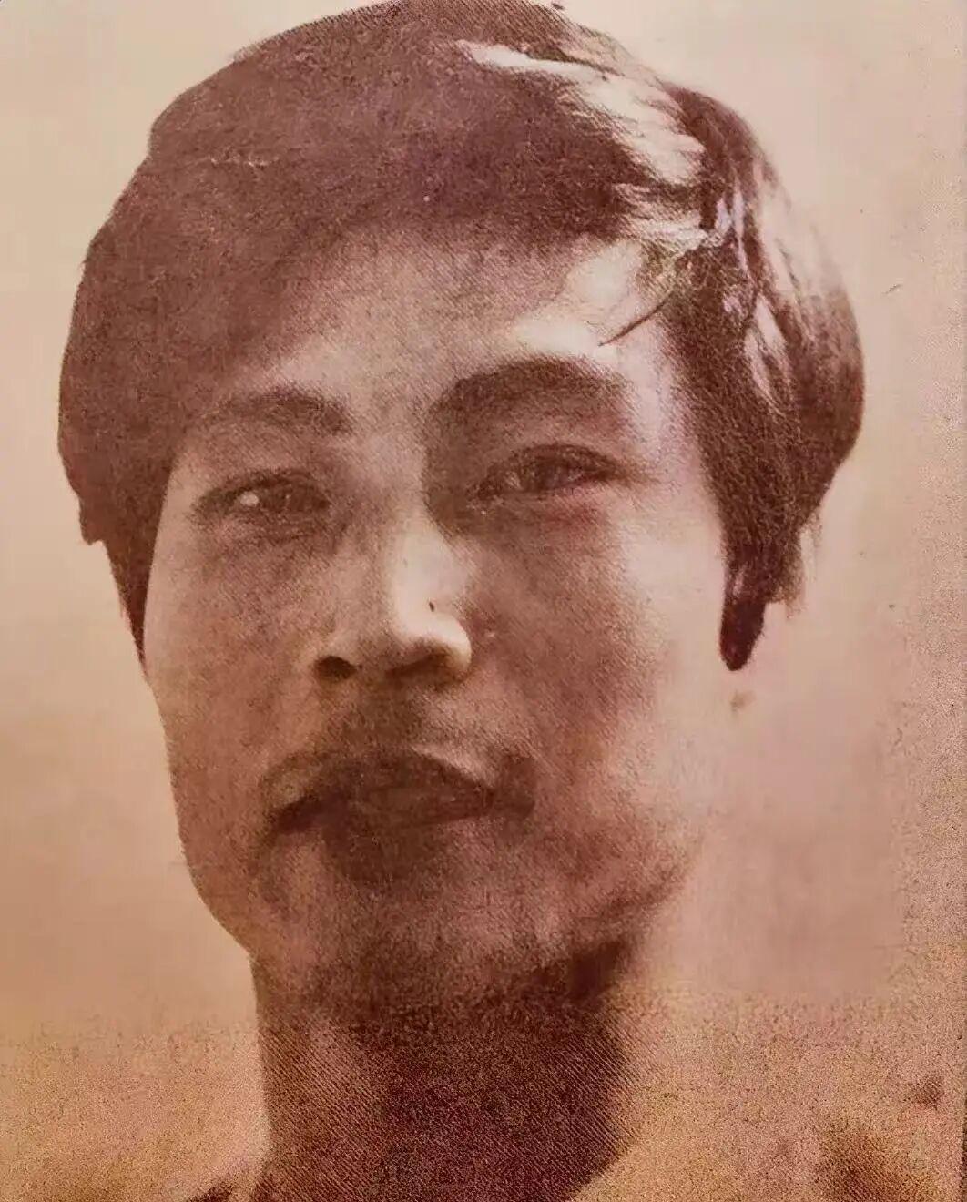 wellbet体育-原南京部队足球队当家前锋,曾获得甲级联赛和足协杯金靴,黄德兴